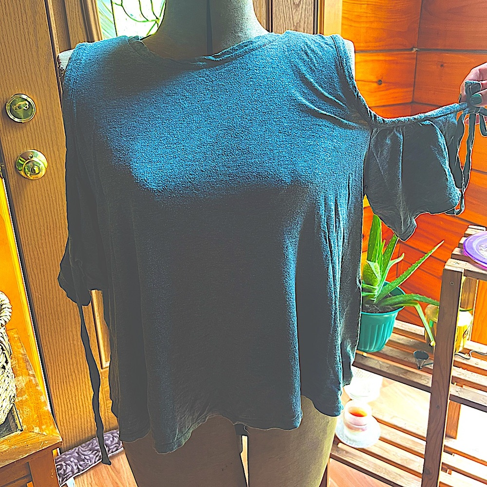 Loft cold shoulder tshirt